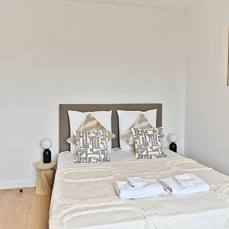 Lumineux Et Moderne A - Ii Appartement